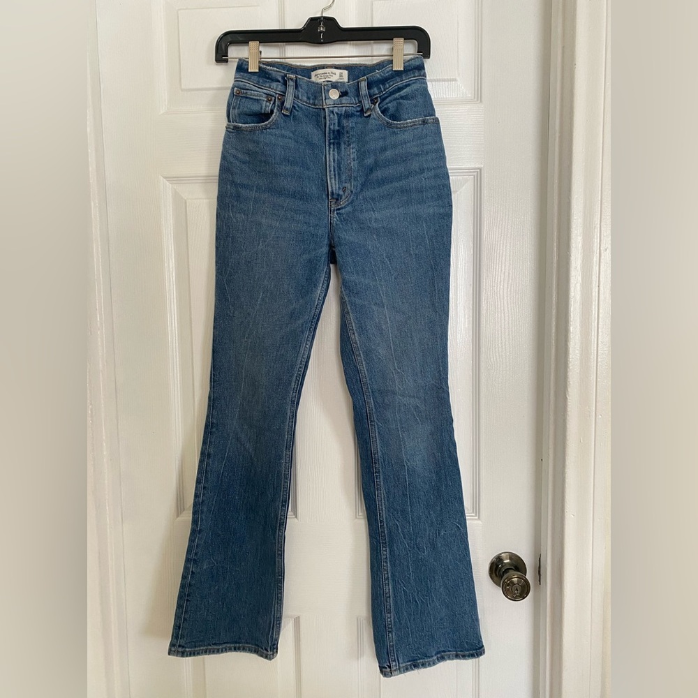 A&F 70s Vintage Flare Ultra High Rise